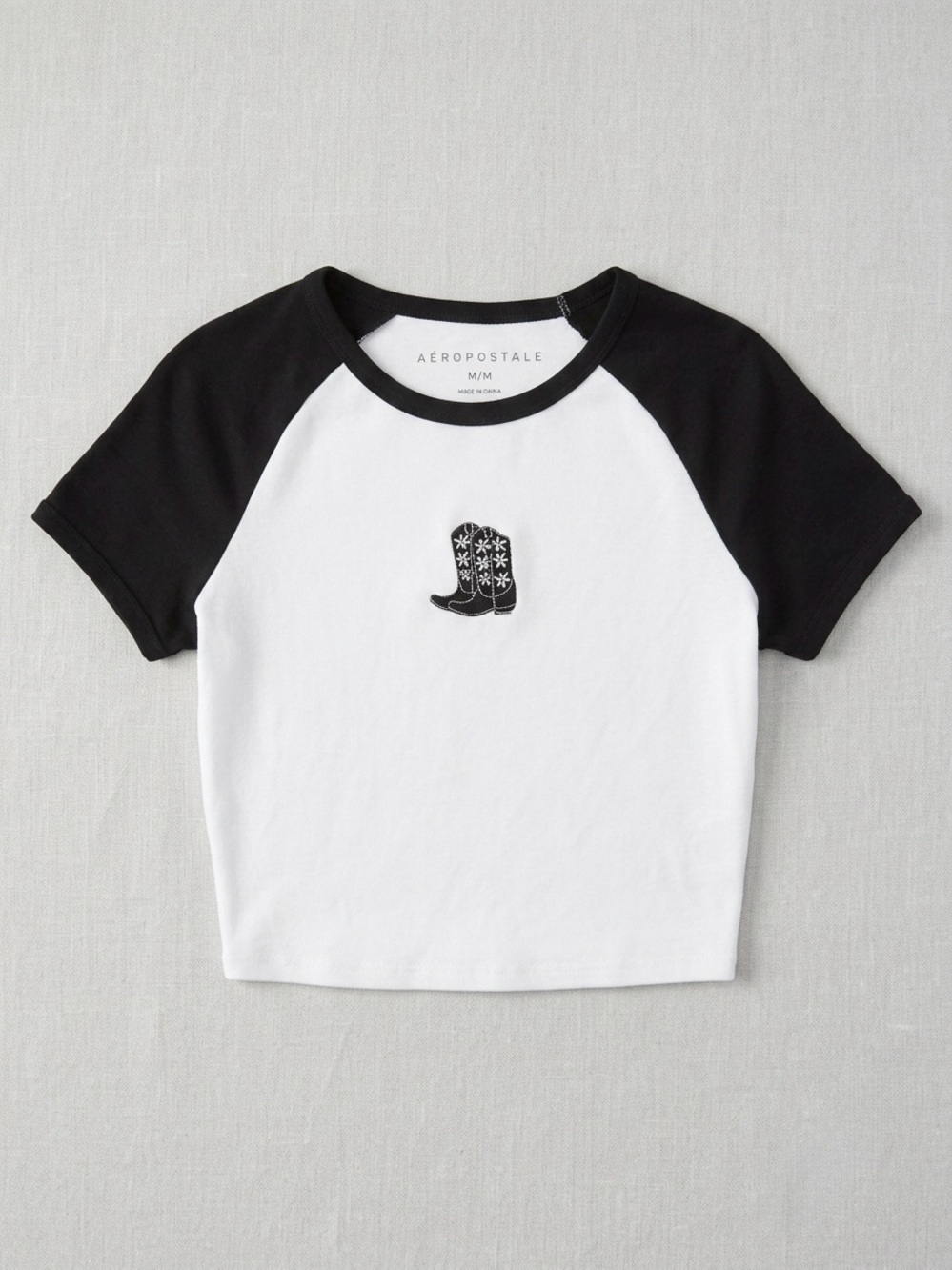 🍒3/33$ Aeropostale Black & White Raglan Tee with Boot Patch